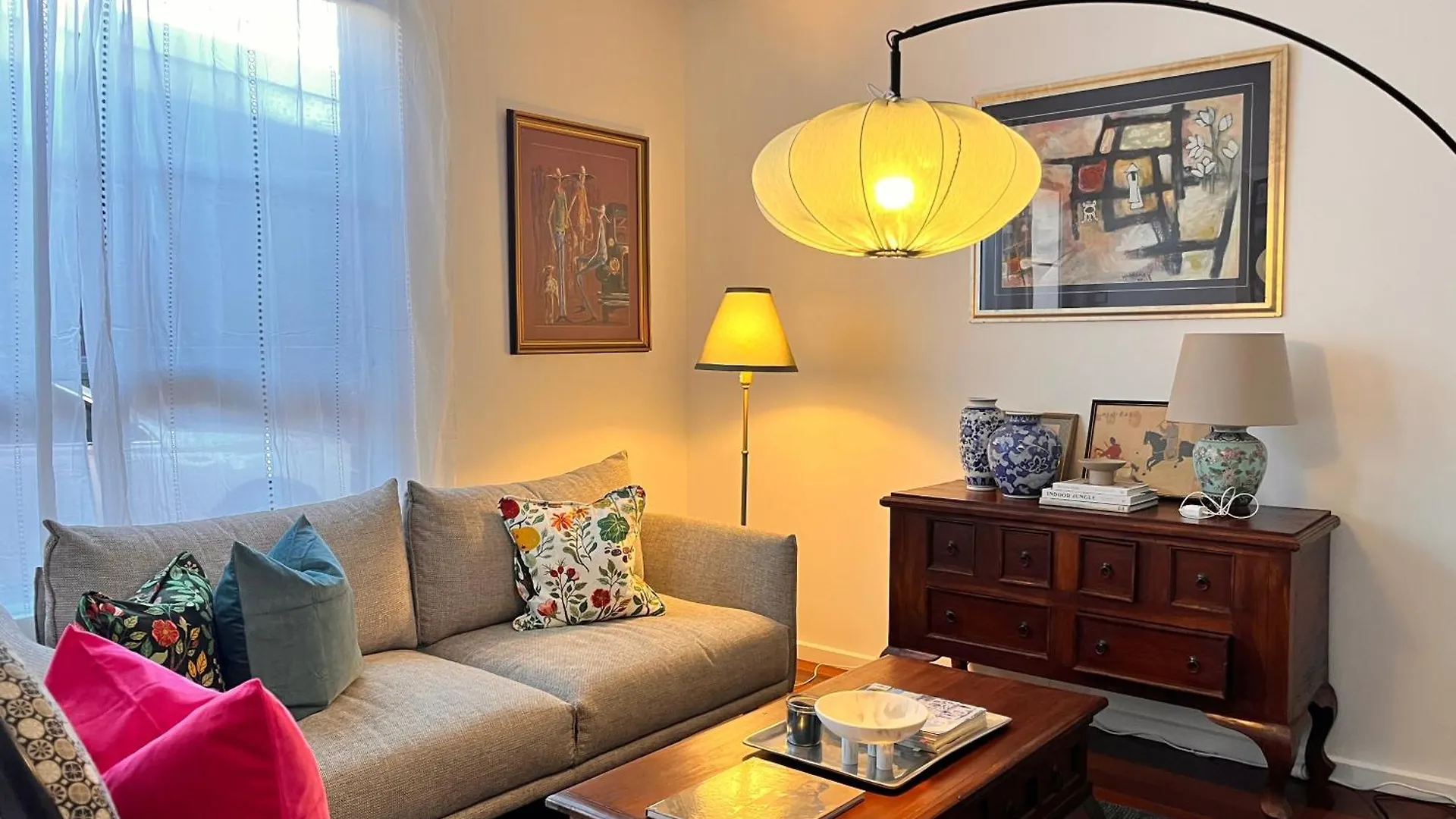 Charming Quiet Home In City Adelaide
