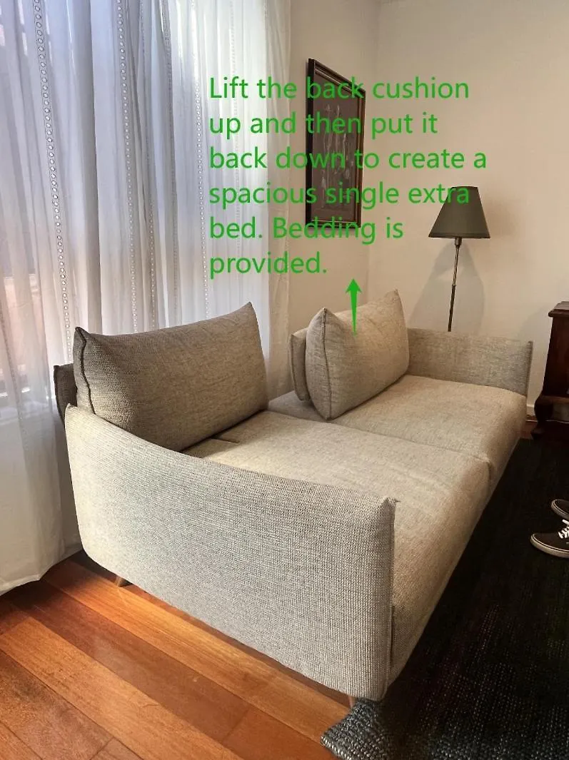 Charming Quiet Home In City Adelaide